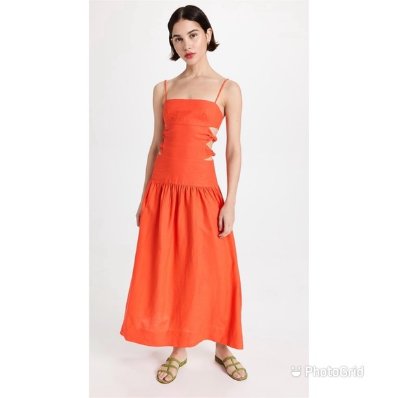 FARM Rio Dresses & Skirts - Precise knots detail the cutout sides of this FARM Rio midi dress.